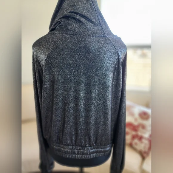 Beyonce Ivy Park Black Metallic Silver Crop Hoodie size M - Picture 4 of 7